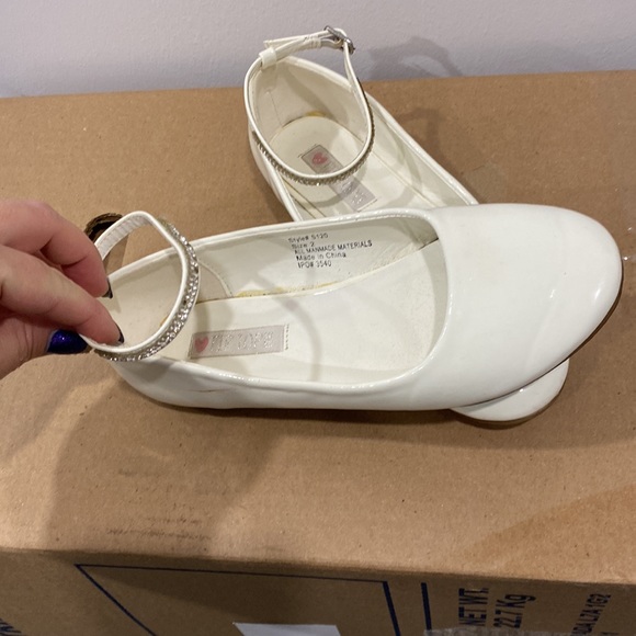 Girls shoes - Picture 2 of 3